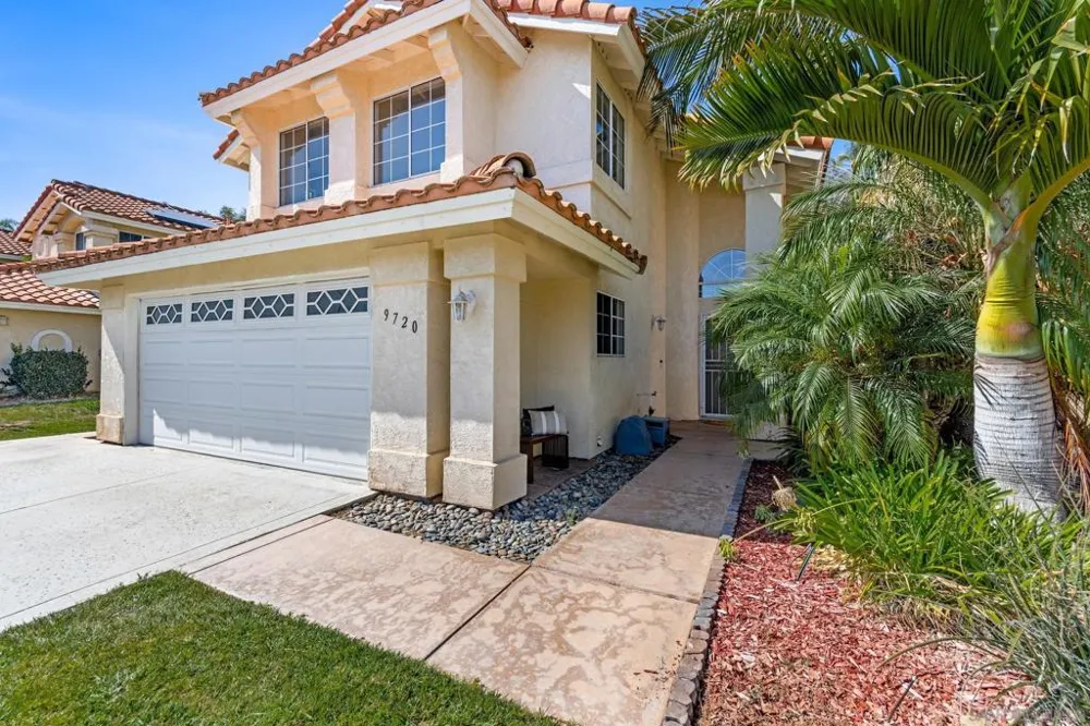 9720 Avenida Colino Spring Valley, CA 91977