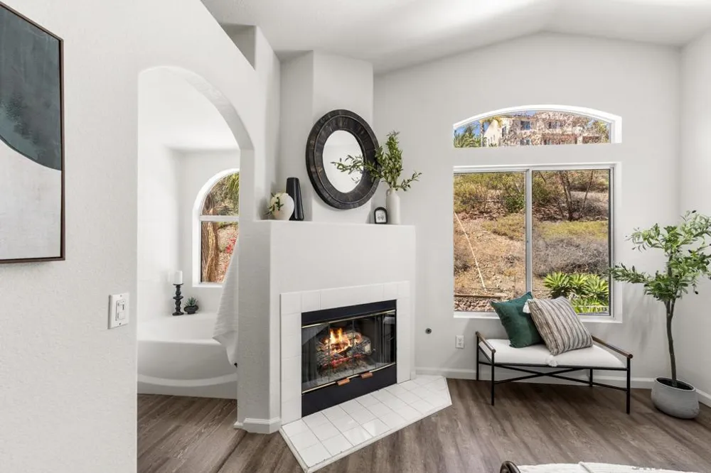 9720 Avenida Colino Spring Valley, CA 91977