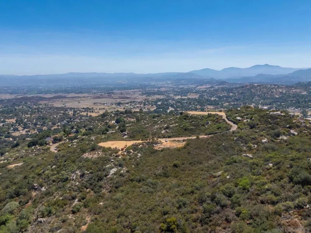 16308 Via Penasco Ramona, CA 92065