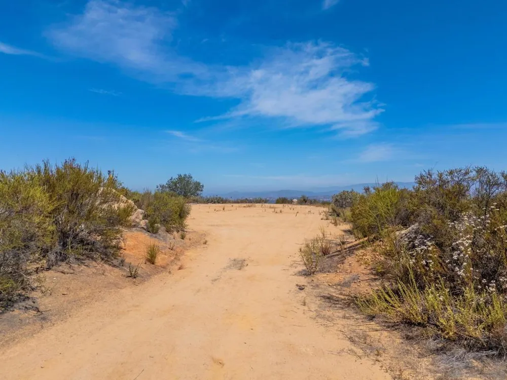 16308 Via Penasco Ramona, CA 92065