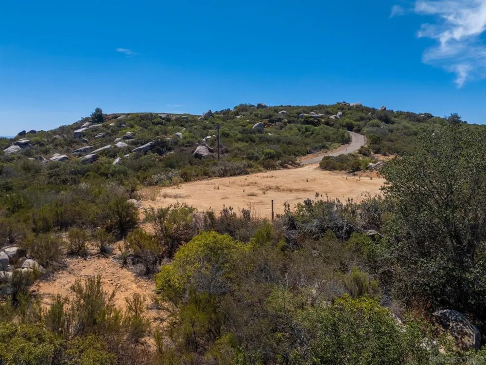 16308 Via Penasco Ramona, CA 92065
