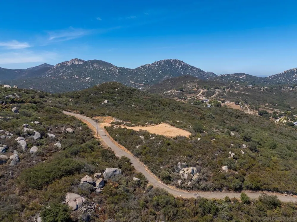 16308 Via Penasco Ramona, CA 92065