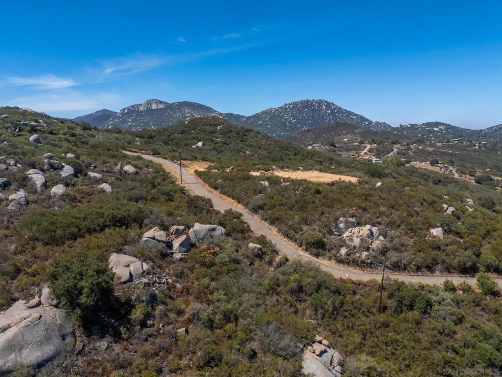 16308 Via Penasco Ramona, CA 92065