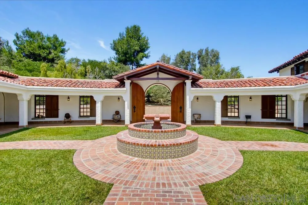 5443 Calzada Del Bosque Rancho Santa Fe, CA 92067