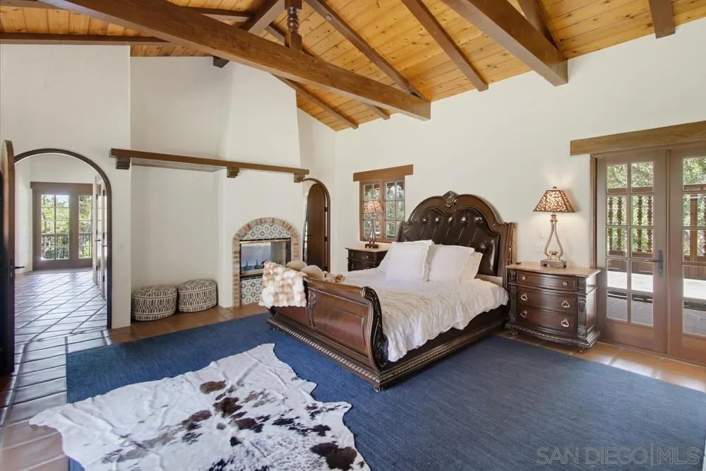 5443 Calzada Del Bosque Rancho Santa Fe, CA 92067