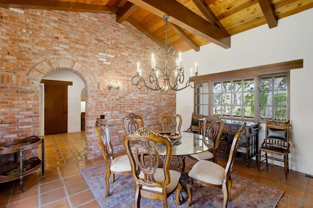 5443 Calzada Del Bosque Rancho Santa Fe, CA 92067