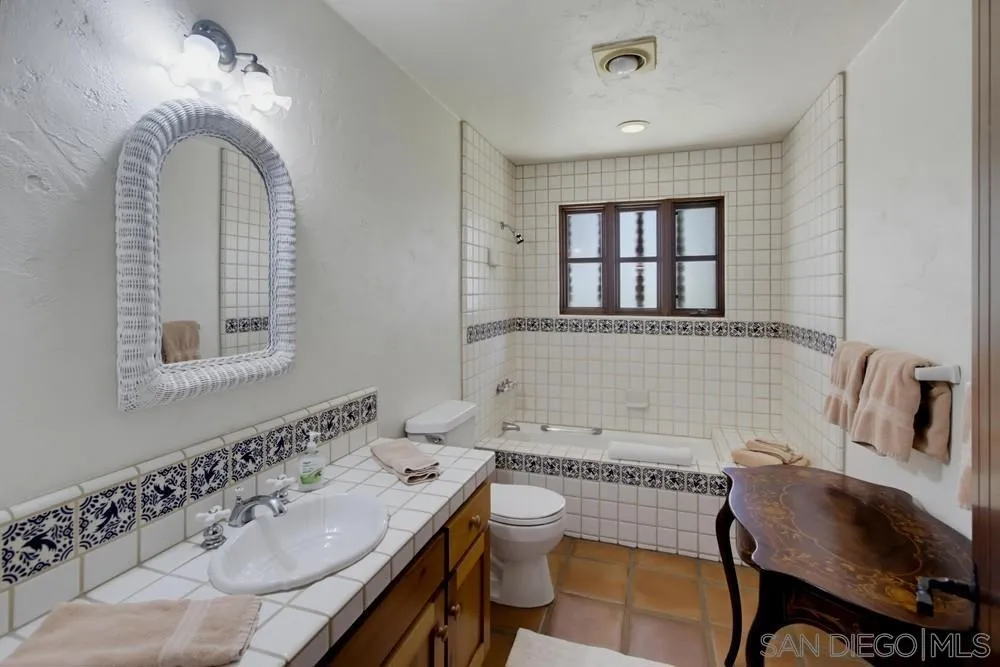 5443 Calzada Del Bosque Rancho Santa Fe, CA 92067