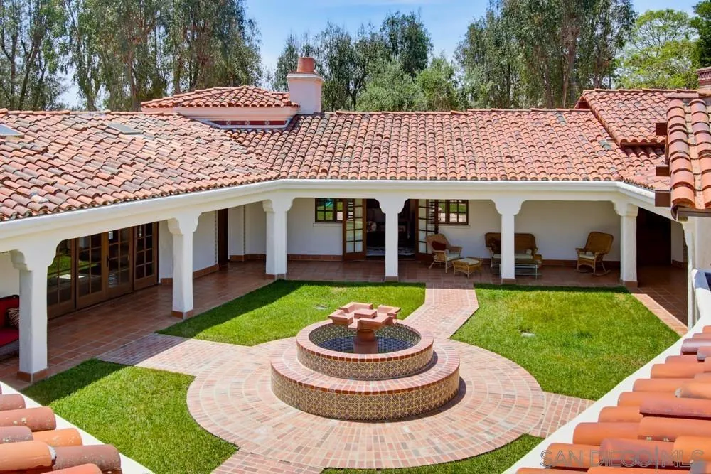 5443 Calzada Del Bosque Rancho Santa Fe, CA 92067