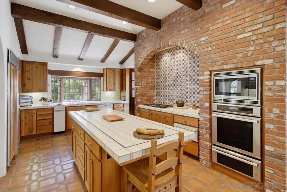 5443 Calzada Del Bosque Rancho Santa Fe, CA 92067