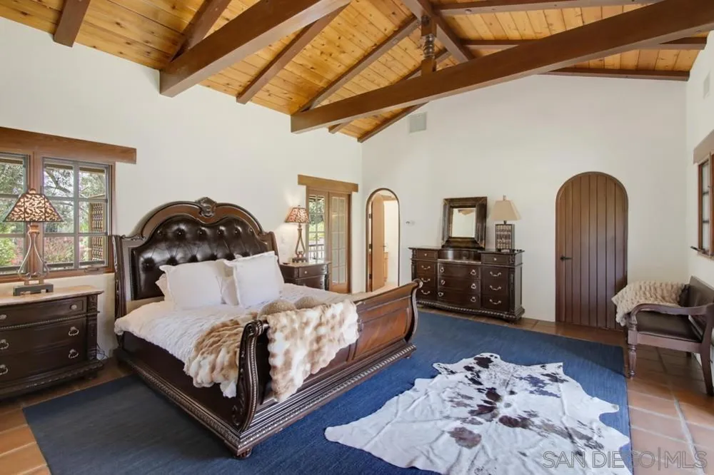5443 Calzada Del Bosque Rancho Santa Fe, CA 92067