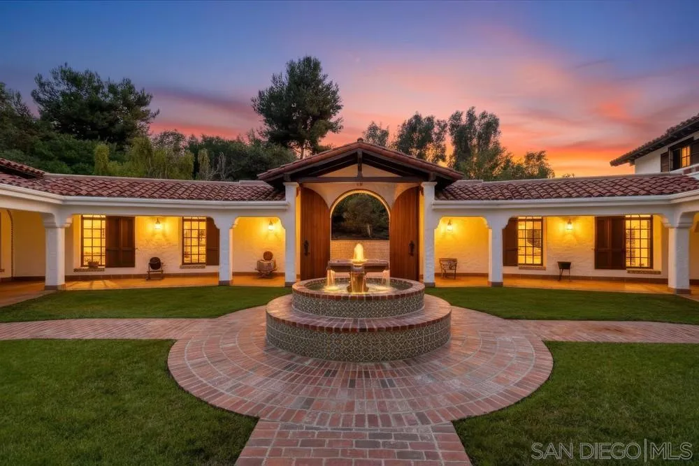 5443 Calzada Del Bosque Rancho Santa Fe, CA 92067