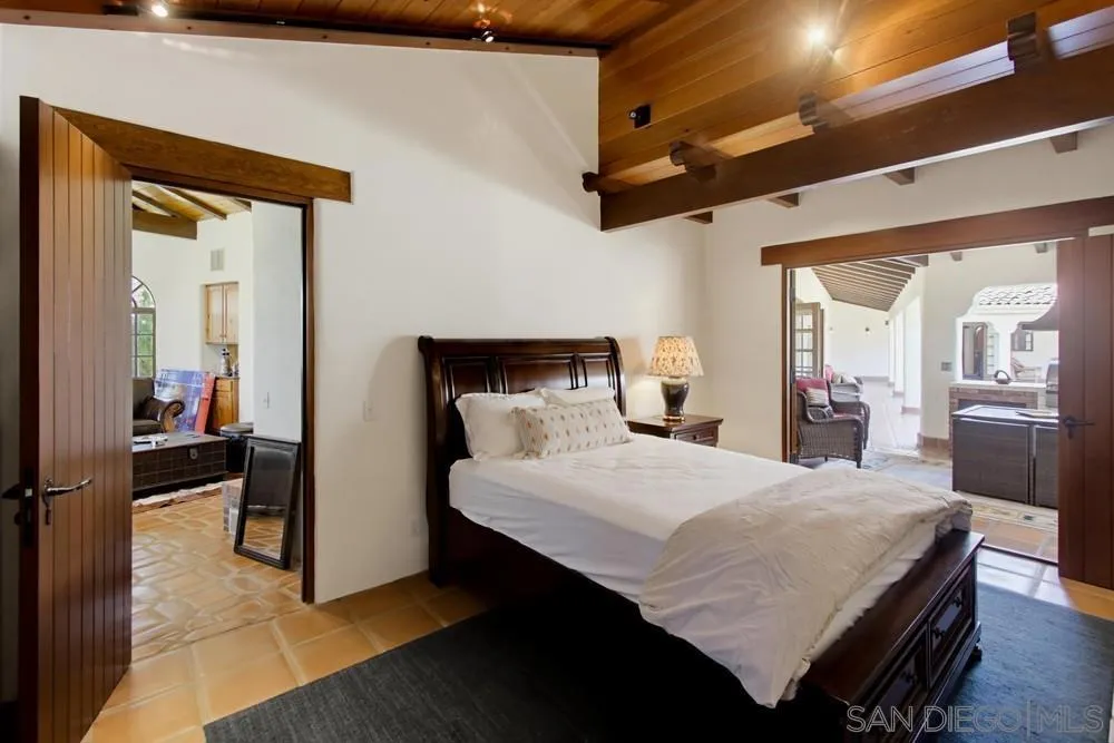 5443 Calzada Del Bosque Rancho Santa Fe, CA 92067
