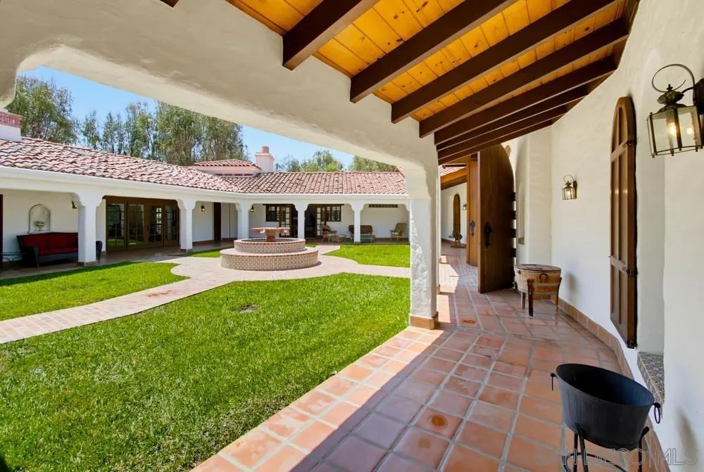 5443 Calzada Del Bosque Rancho Santa Fe, CA 92067