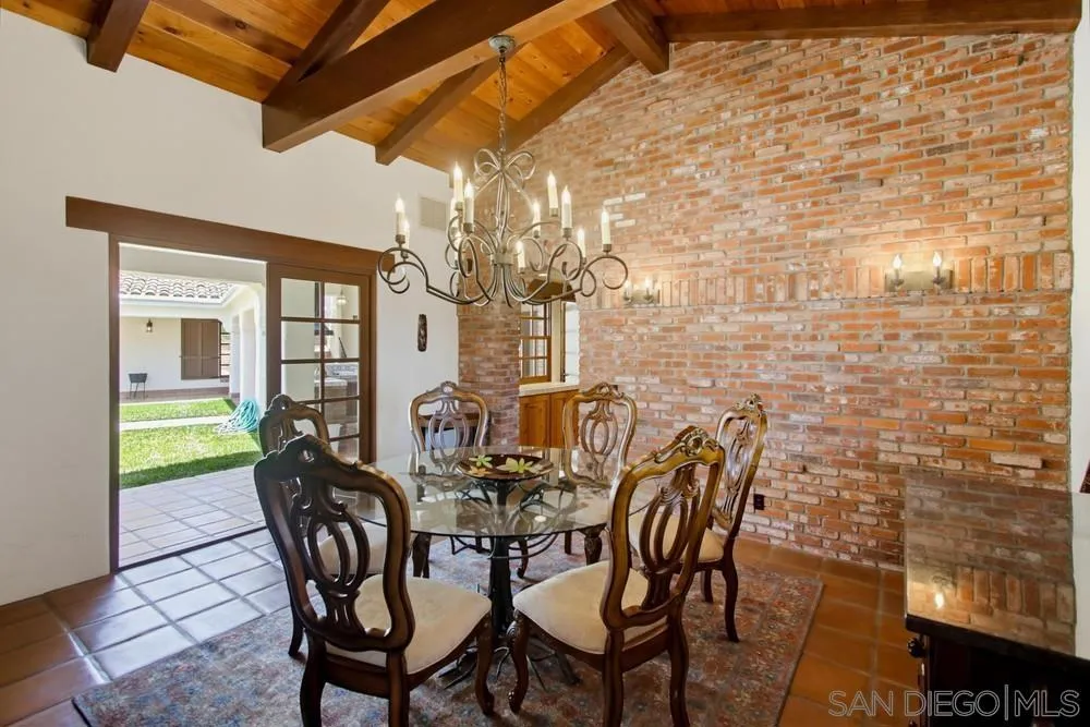 5443 Calzada Del Bosque Rancho Santa Fe, CA 92067