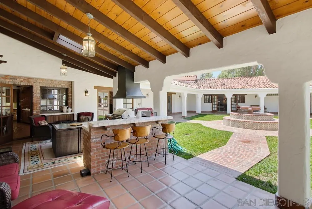 5443 Calzada Del Bosque Rancho Santa Fe, CA 92067