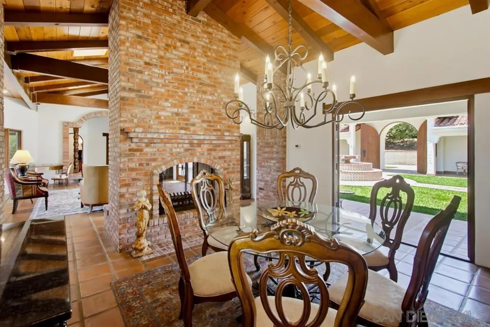 5443 Calzada Del Bosque Rancho Santa Fe, CA 92067