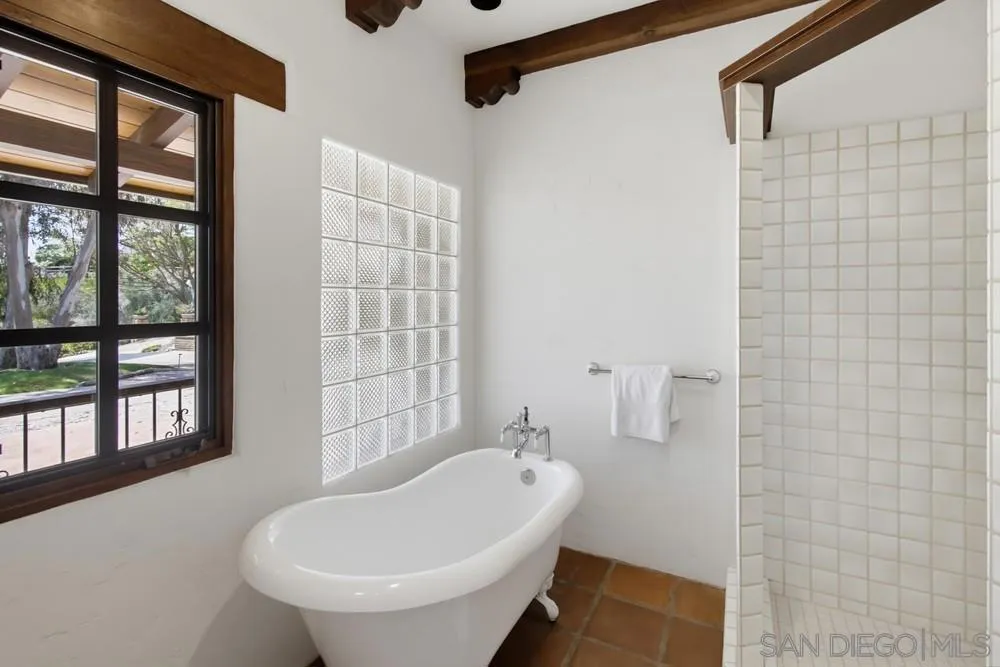 5443 Calzada Del Bosque Rancho Santa Fe, CA 92067