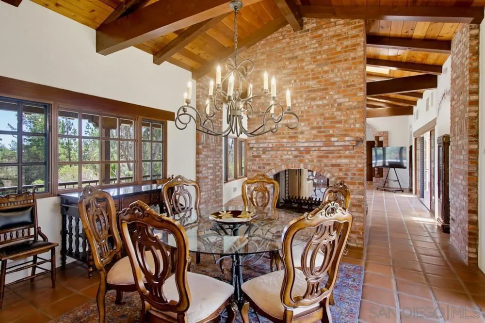 5443 Calzada Del Bosque Rancho Santa Fe, CA 92067