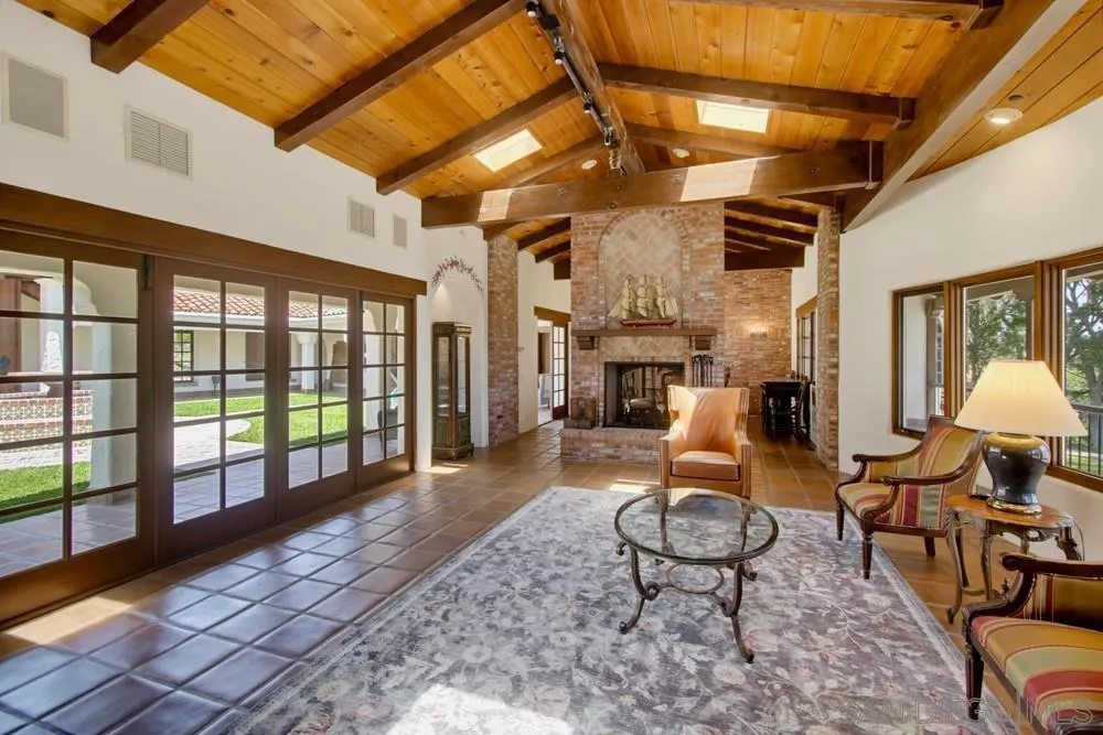 5443 Calzada Del Bosque Rancho Santa Fe, CA 92067