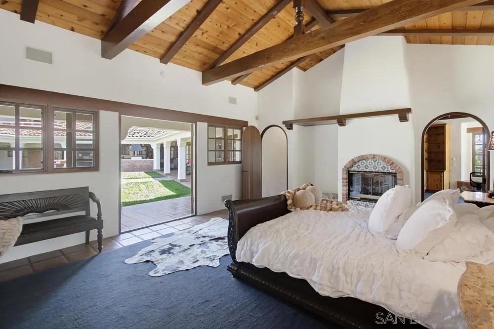 5443 Calzada Del Bosque Rancho Santa Fe, CA 92067