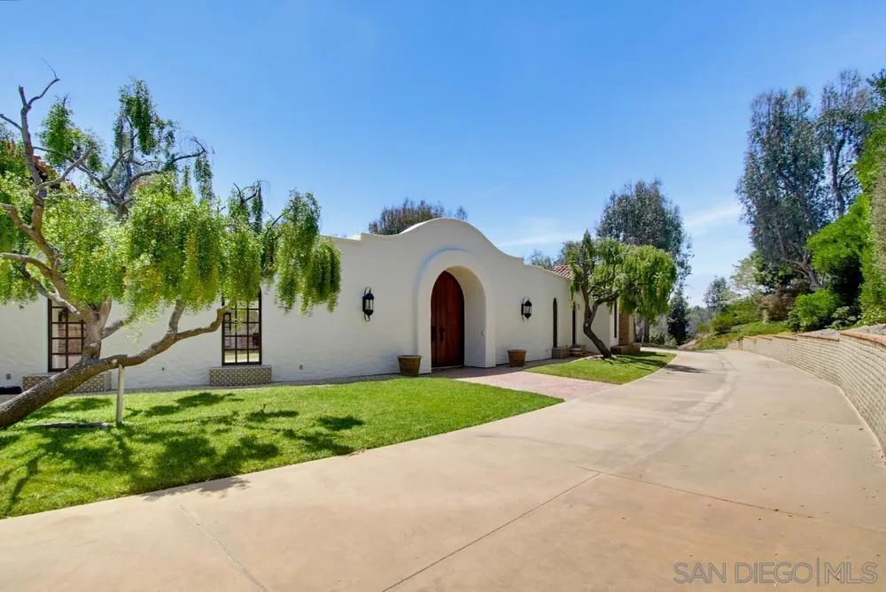 5443 Calzada Del Bosque Rancho Santa Fe, CA 92067