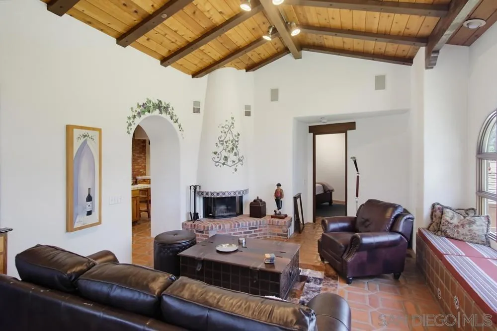 5443 Calzada Del Bosque Rancho Santa Fe, CA 92067