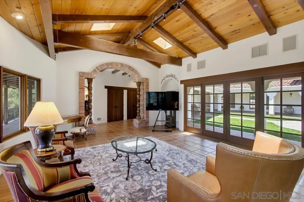 5443 Calzada Del Bosque Rancho Santa Fe, CA 92067
