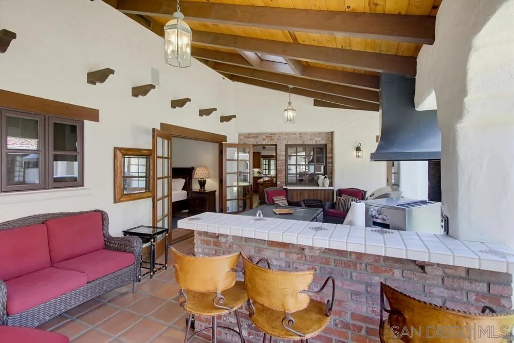 5443 Calzada Del Bosque Rancho Santa Fe, CA 92067