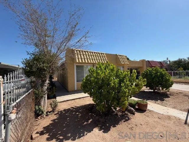 253 Robert Kennedy St Calexico, CA 92231