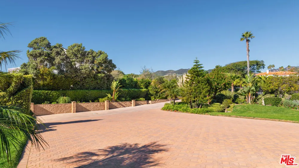 29821 Pacific Coast Highway Malibu, CA 90265