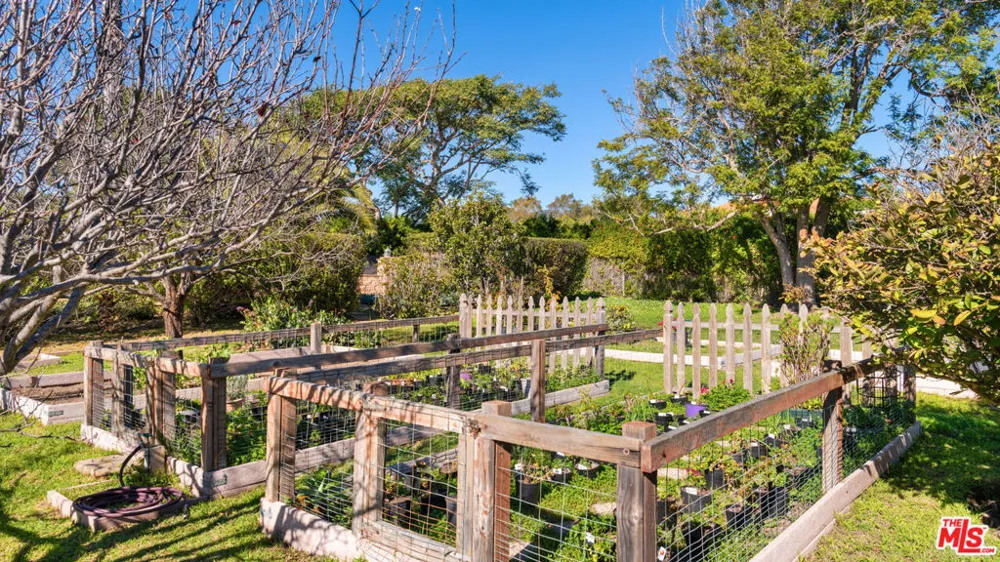 29821 Pacific Coast Highway Malibu, CA 90265