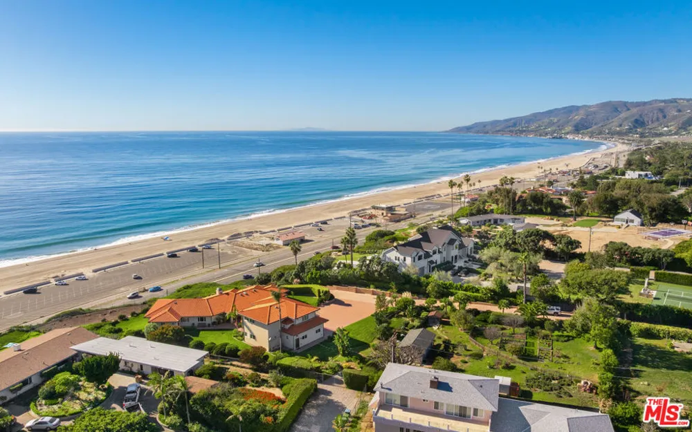 29821 Pacific Coast Highway Malibu, CA 90265