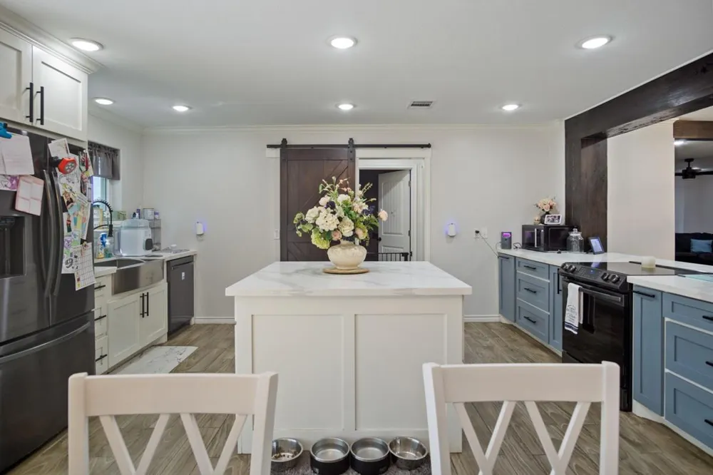 138 Lake Drive Winnie, TX 77665