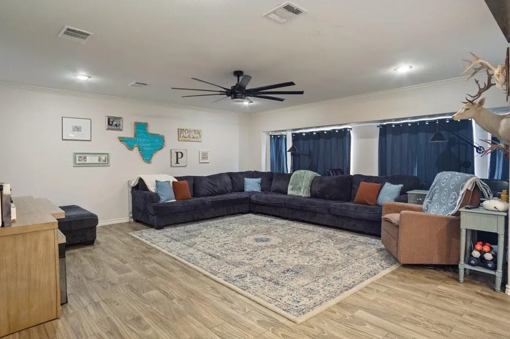 138 Lake Drive Winnie, TX 77665