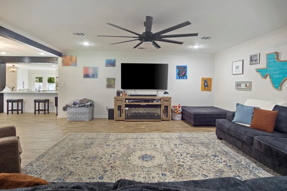 138 Lake Drive Winnie, TX 77665