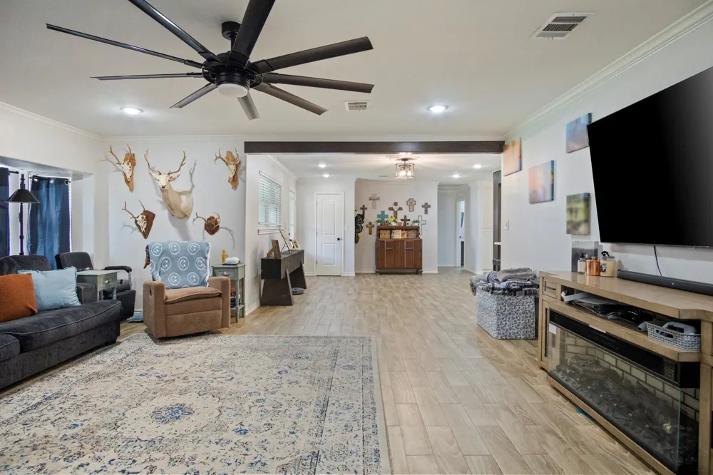 138 Lake Drive Winnie, TX 77665