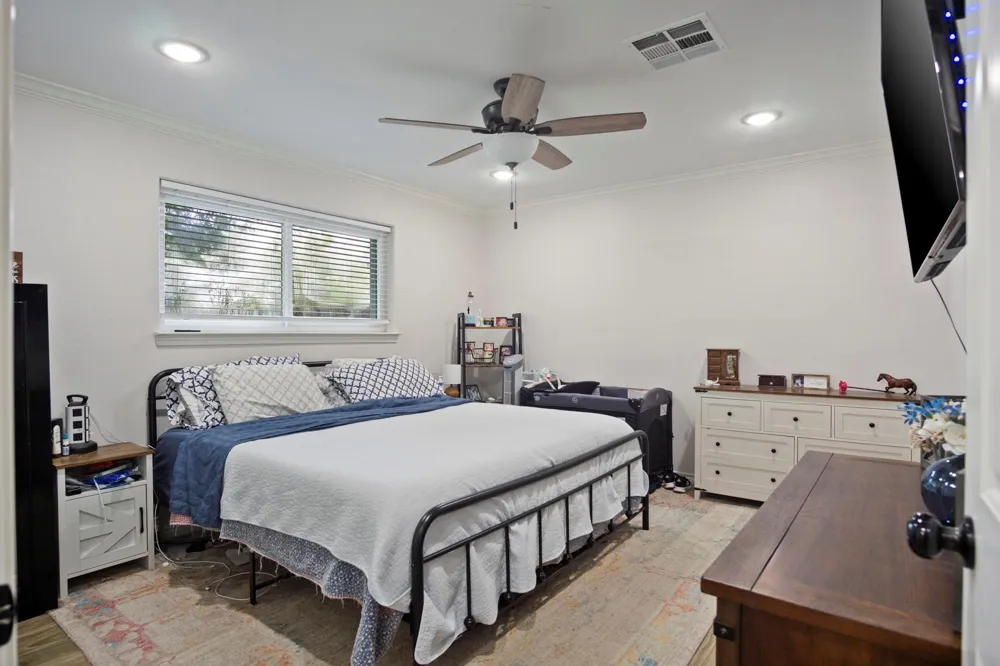 138 Lake Drive Winnie, TX 77665