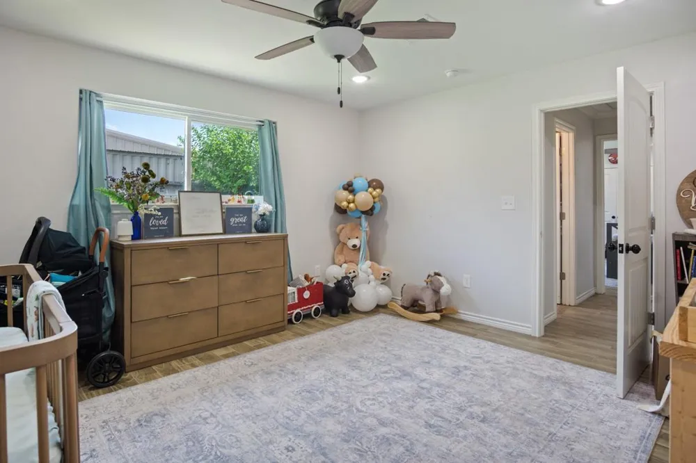 138 Lake Drive Winnie, TX 77665