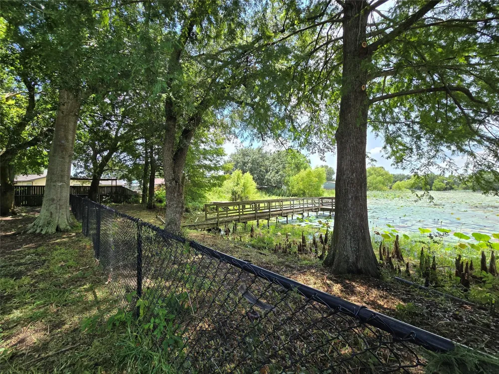 138 Lake Drive Winnie, TX 77665