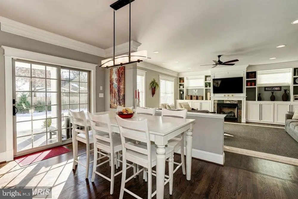 812 21ST STREET S Arlington, VA 22202