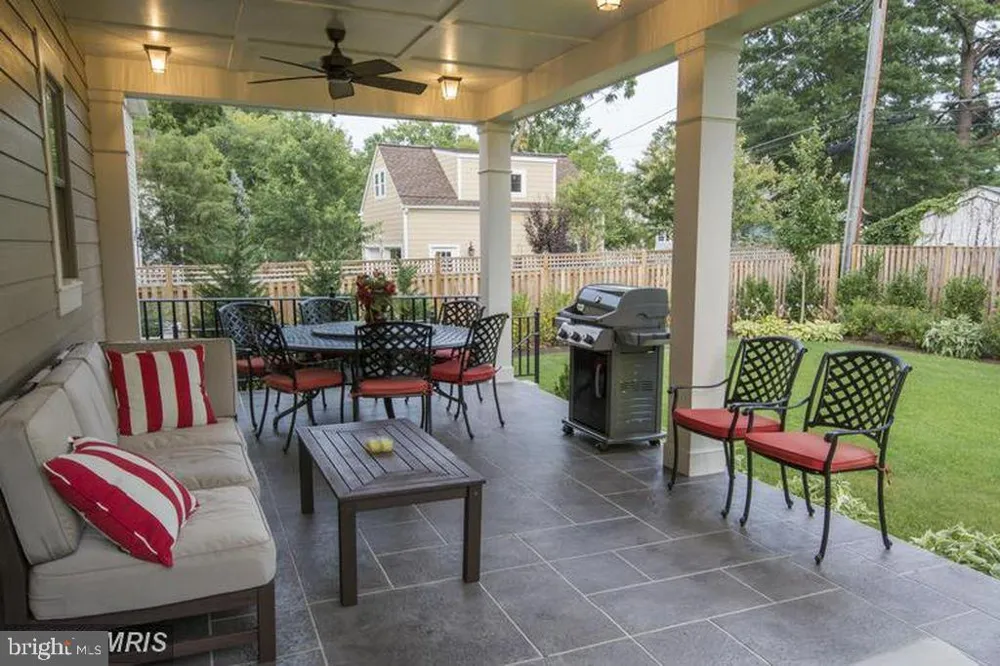 812 21ST STREET S Arlington, VA 22202