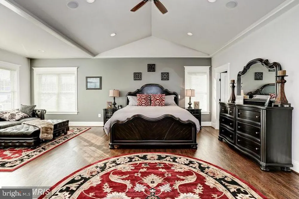 812 21ST STREET S Arlington, VA 22202