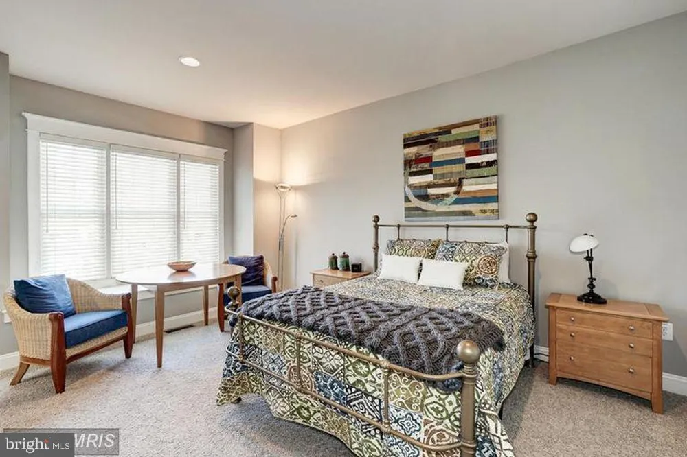 812 21ST STREET S Arlington, VA 22202