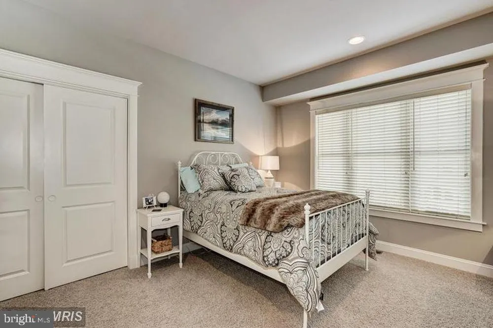 812 21ST STREET S Arlington, VA 22202