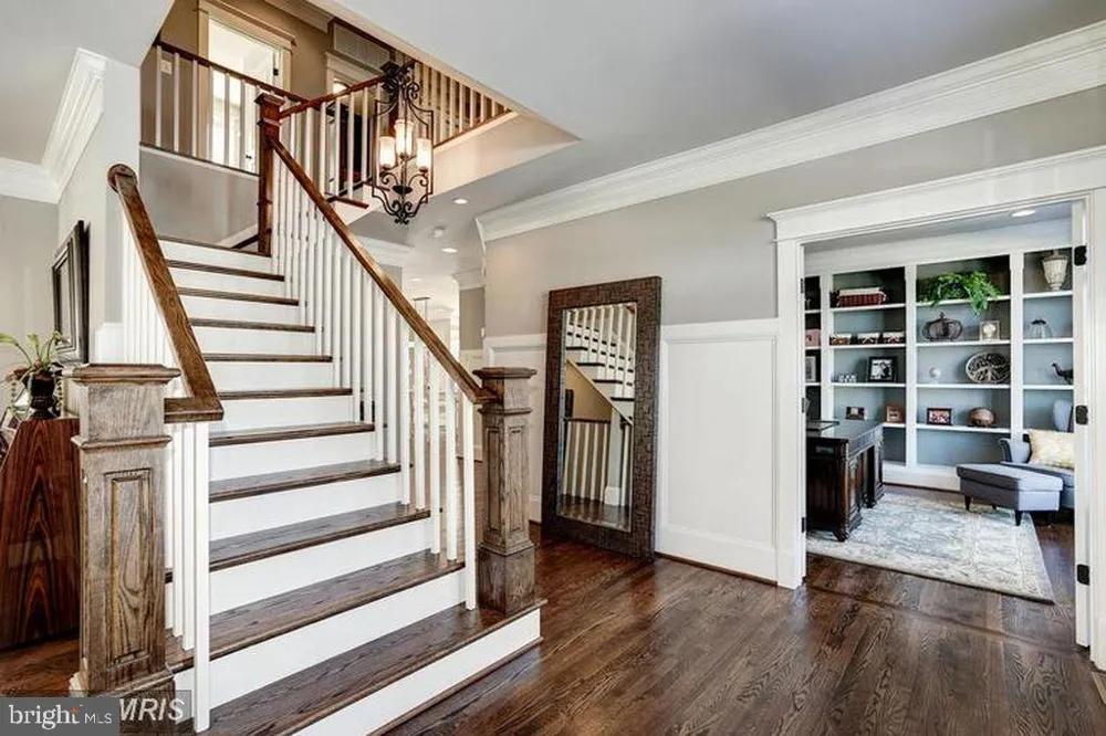812 21ST STREET S Arlington, VA 22202