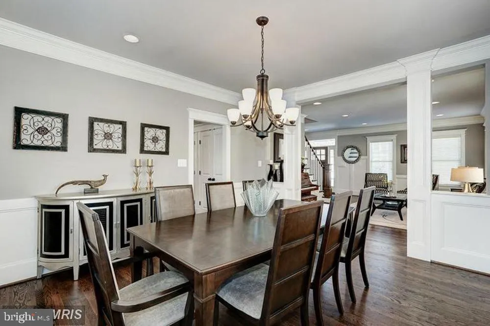 812 21ST STREET S Arlington, VA 22202