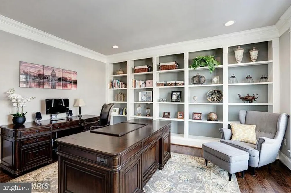 812 21ST STREET S Arlington, VA 22202