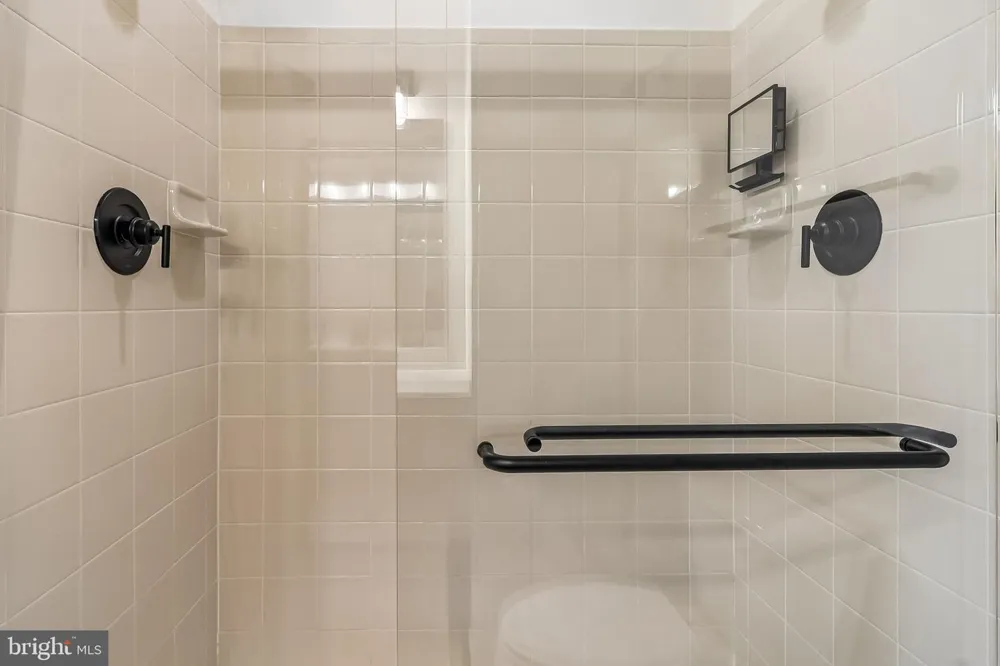 3801 COMMODORE JOSHUA BARNEY DRIVE NE Washington, DC 20018