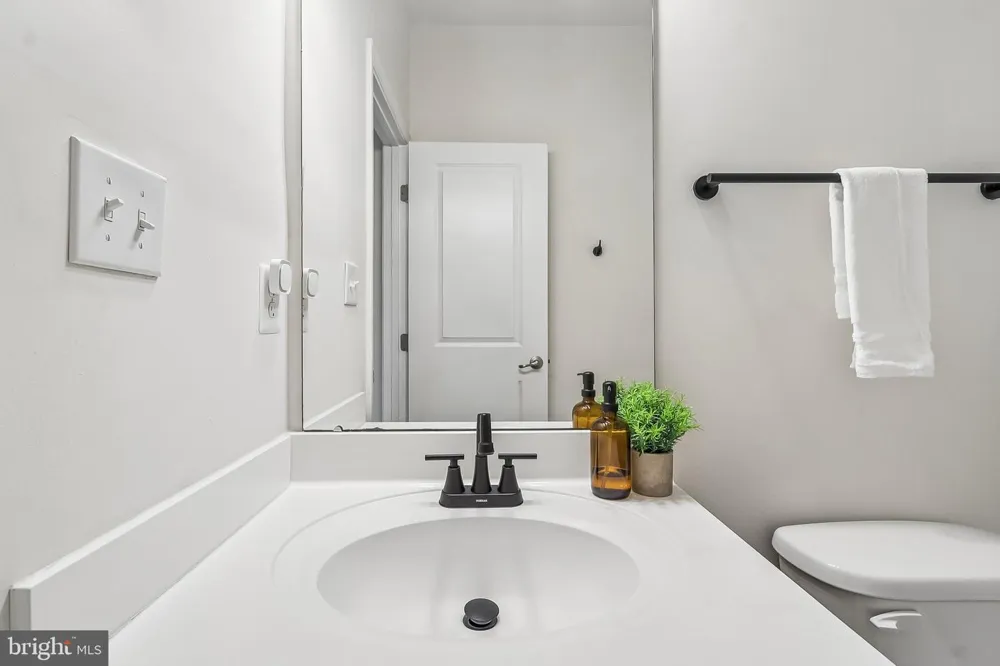 3801 COMMODORE JOSHUA BARNEY DRIVE NE Washington, DC 20018