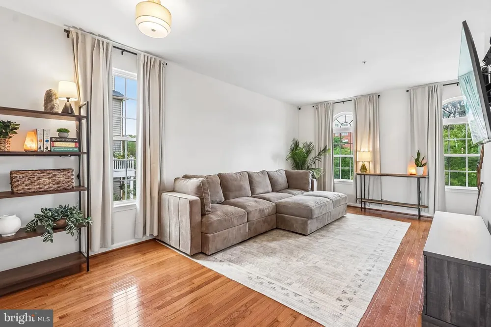 3801 COMMODORE JOSHUA BARNEY DRIVE NE Washington, DC 20018
